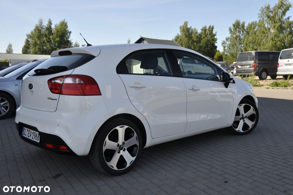 Kia Rio 1.2 Dream Team Edition - 10