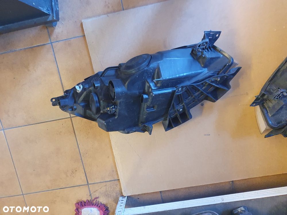 REFLEKTOR L/P CITROEN C4 PICASSO EUROPA - 9