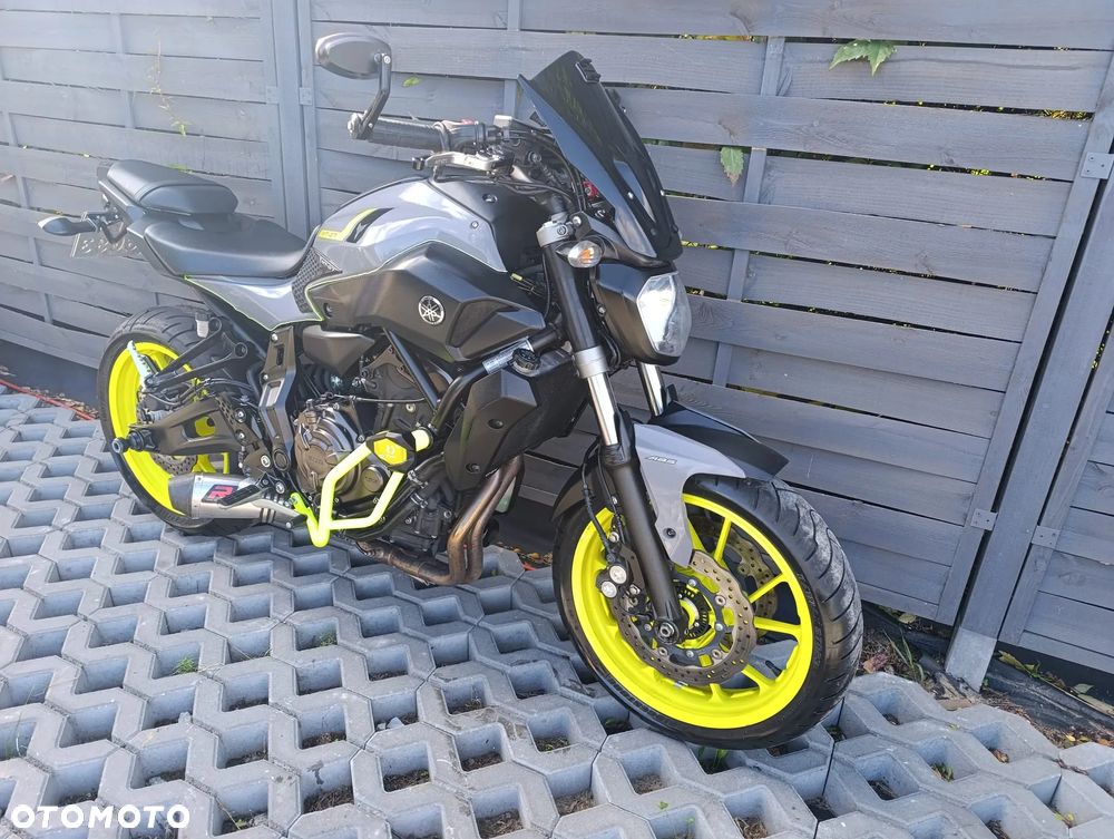 Yamaha MT - 2