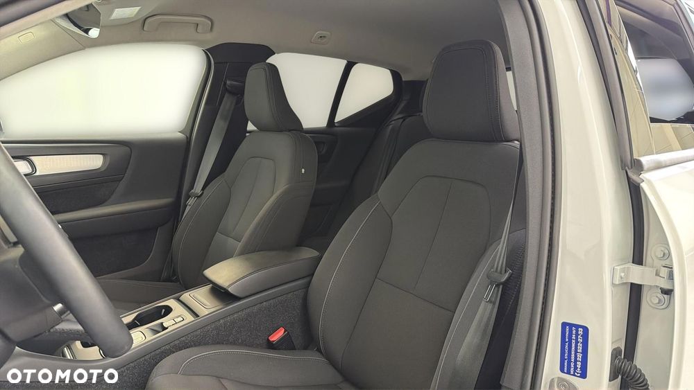 Volvo XC 40 T3 Momentum Pro - 12