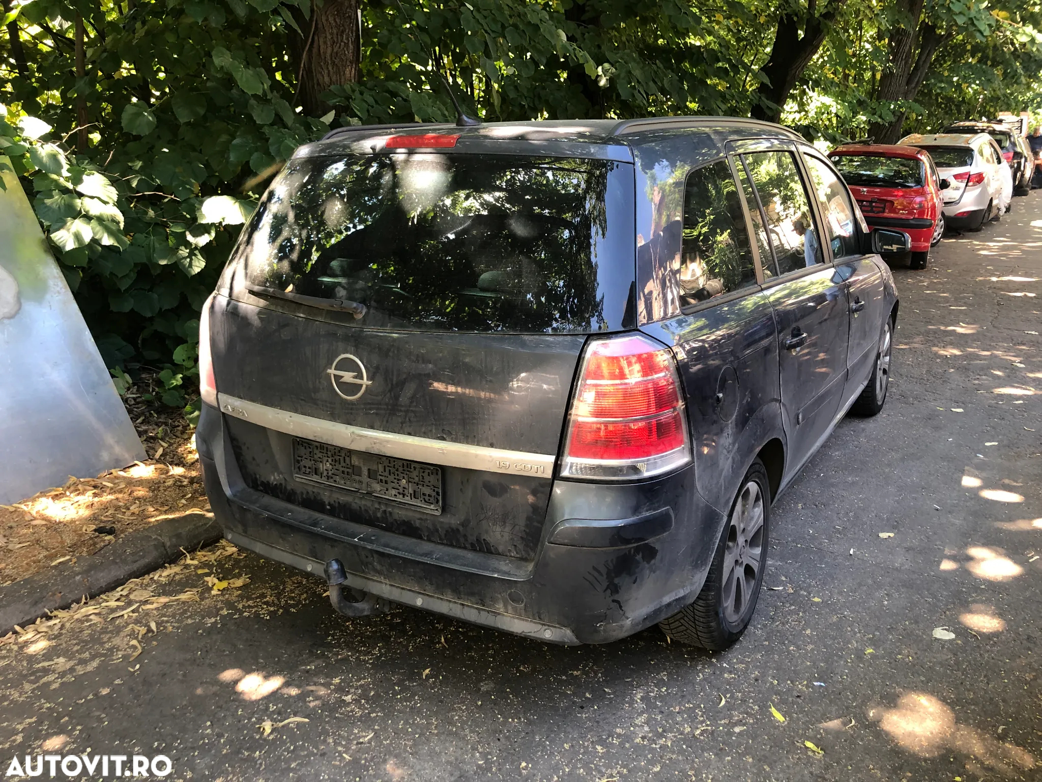Dezmembrez Opel Zafira 2006 1.9 CDTI 120CP - 9