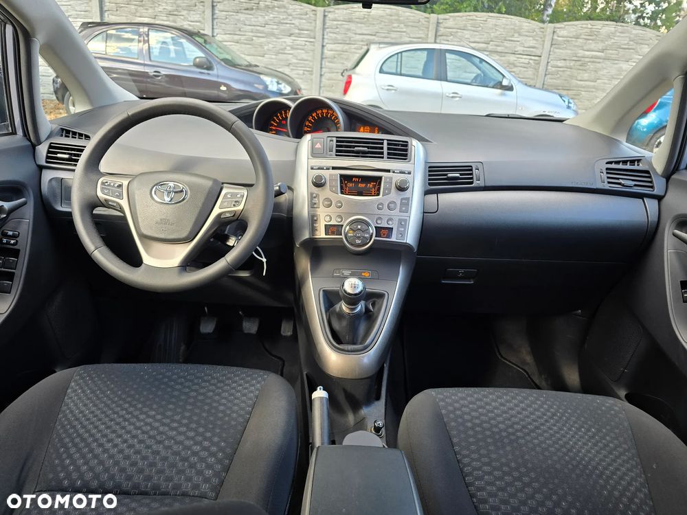 Toyota Verso 1.6 Sol EU5 - 11