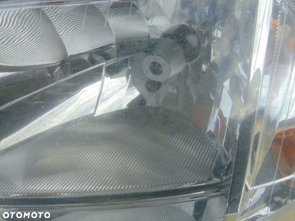 Lampa przednia przód lewa VW Transporter Caravelle T5 - 11