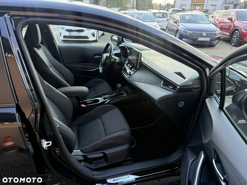 Toyota Corolla 1.8 Hybrid Comfort - 25
