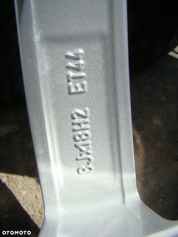 a93 5x112 VW Passat B9 B8 Beetle T-Roc 8jx18 opony zima 235/45 - 7