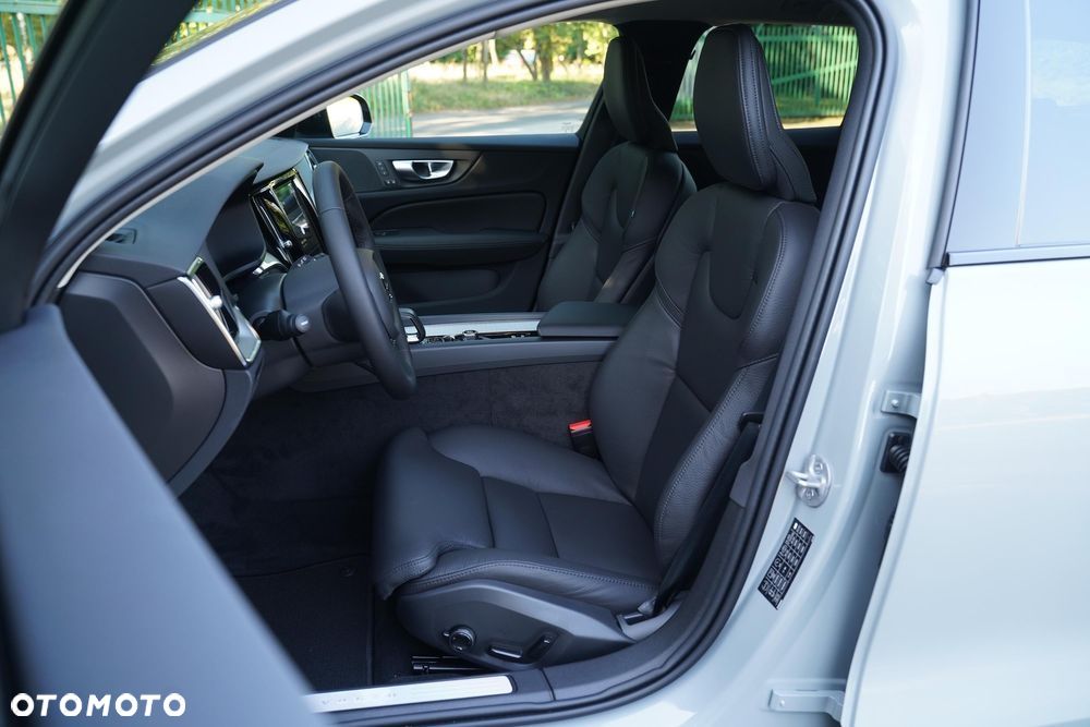 Volvo V60 B4 B Ultra Dark - 10