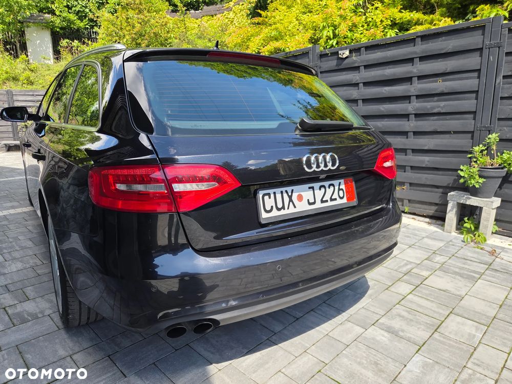 Audi A4 Avant 2.0 TDI DPF quattro S tronic Attraction - 6