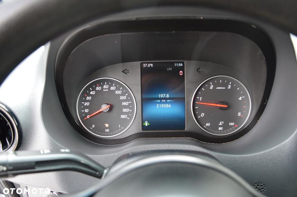 Mercedes-Benz Sprinter - 20