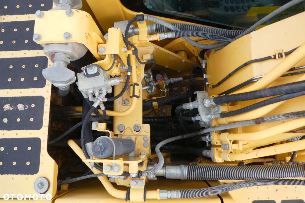 Komatsu PC 210LC-10 - 27