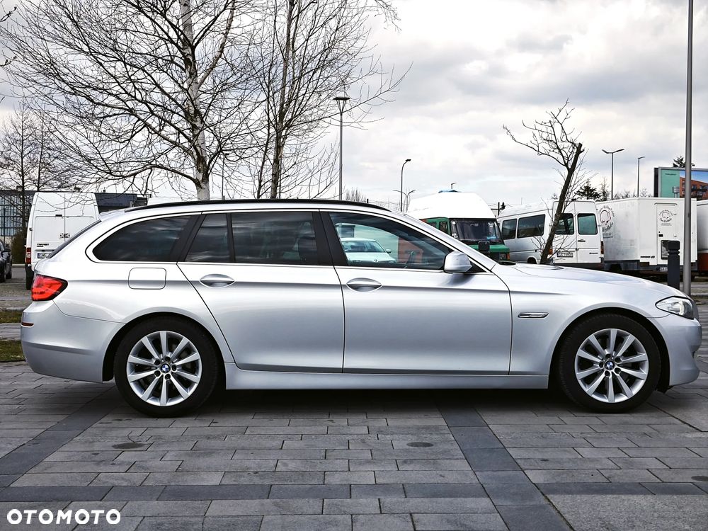 BMW Seria 5 525d Sport-Aut - 37
