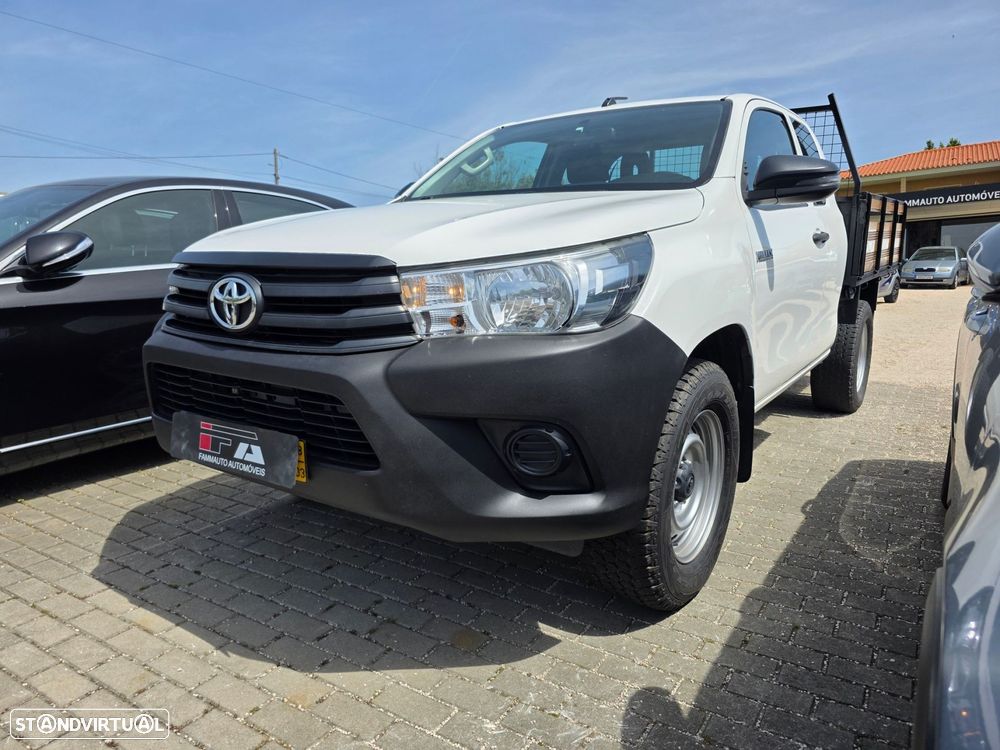 Toyota Hilux 2.4 D-4D 2WD CD CM 3L - 3