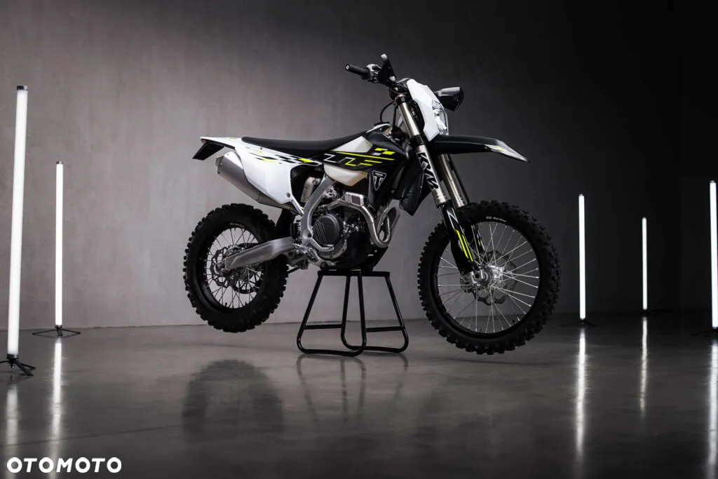 Triumph Inny - 14