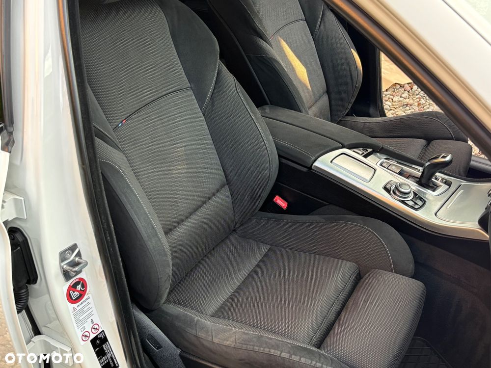BMW Seria 5 520d - 32