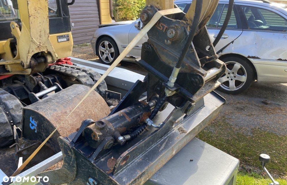 Caterpillar CAT  301,4C, 2014 Z Przyczepa - 4