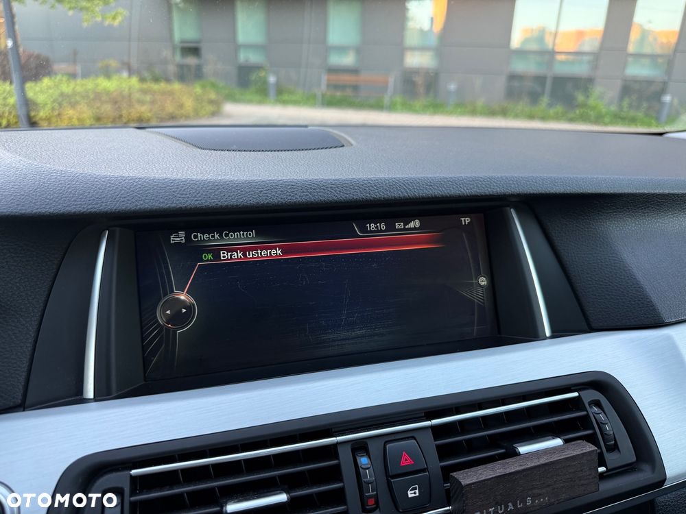BMW Seria 5 525d Touring Modern Line - 36