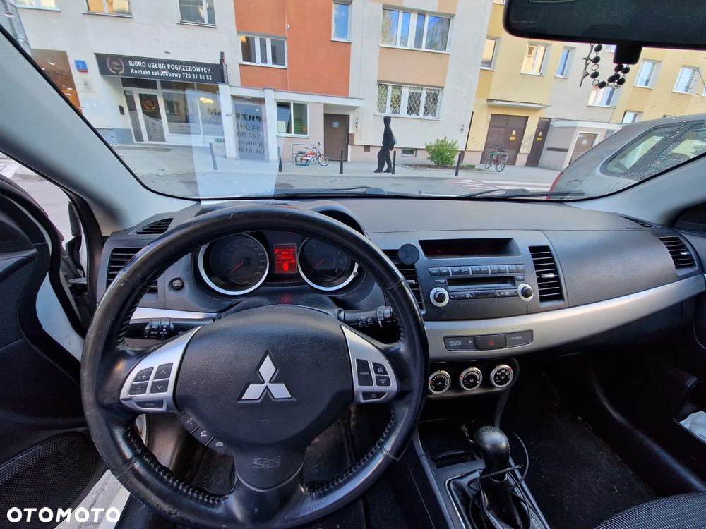 Mitsubishi Lancer 1.8 Invite - 8