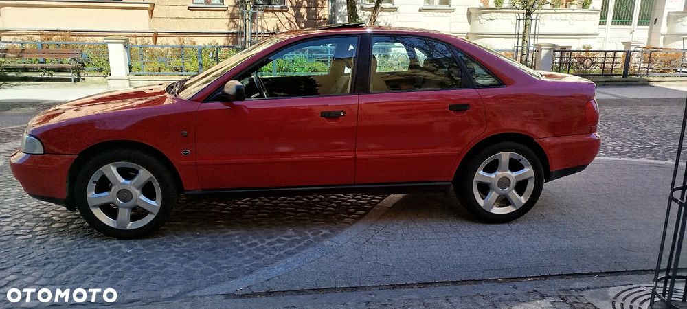 Audi A4 Limousine 1.6 - 16