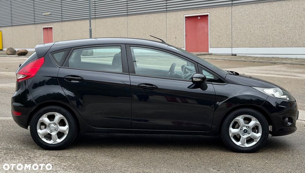 Ford Fiesta 1.25 Celebration - 12