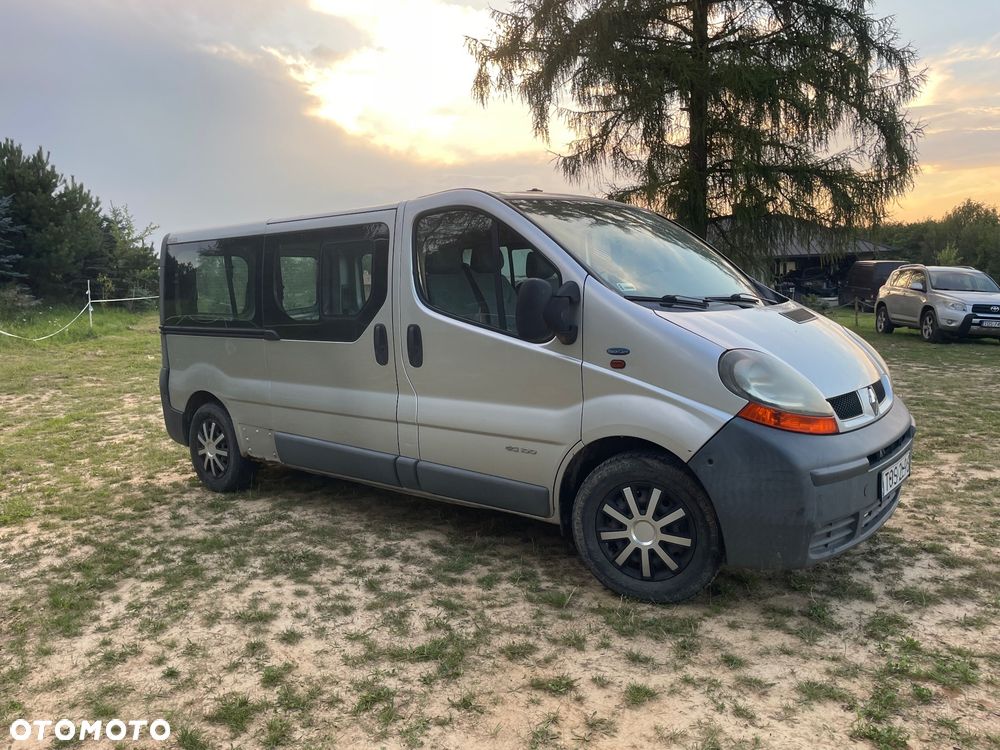 Renault Trafic Passenger - 2