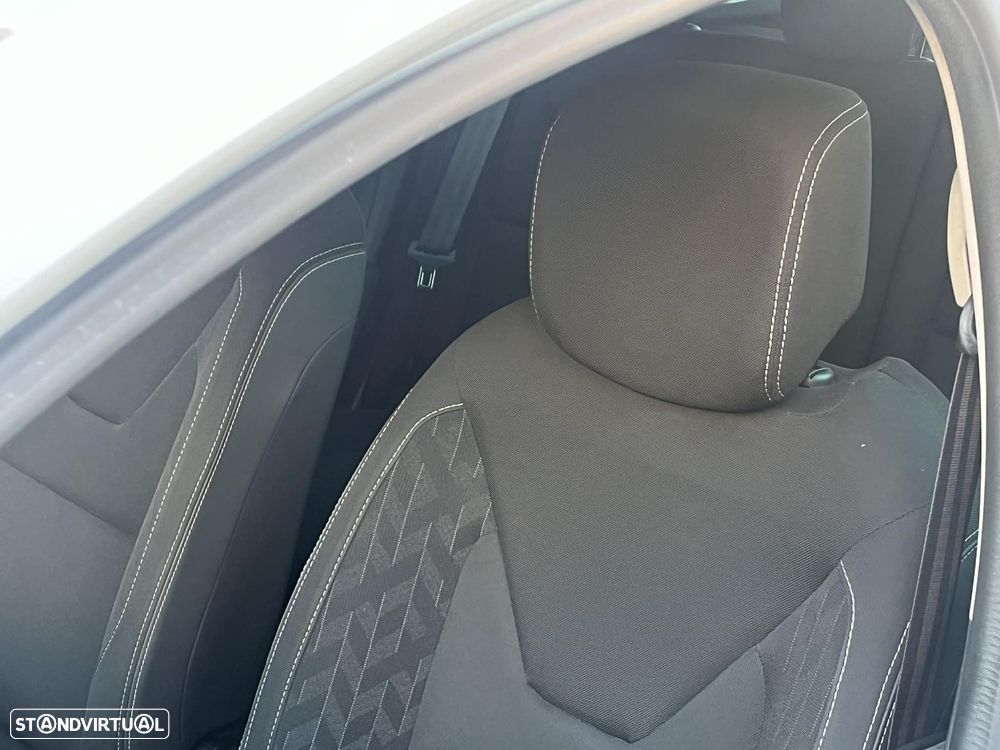 Renault Clio 1.5 dCi Limited EDC - 11