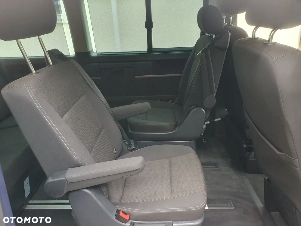 Volkswagen Multivan - 29