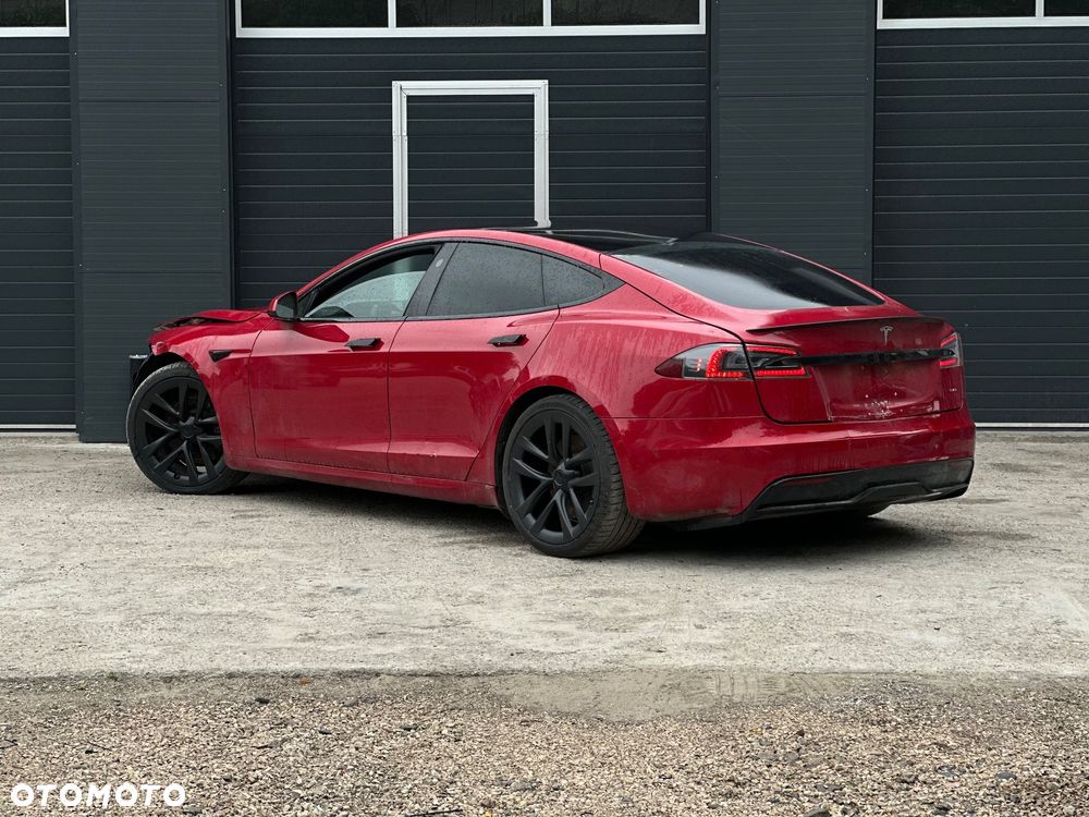 Tesla Model S - 5