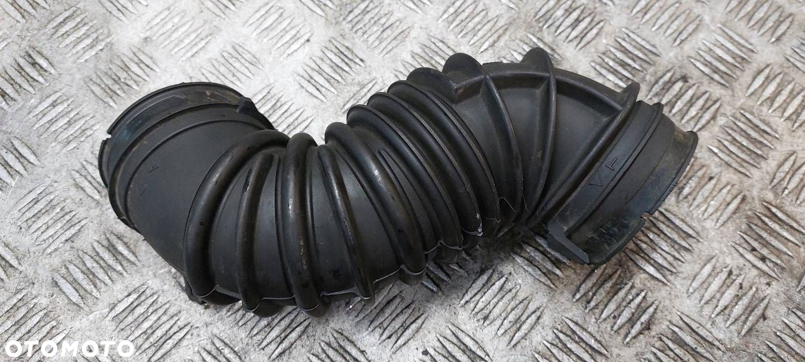 RURA DOLOT POWIETRZA AVENSIS T25 1.8 16V 17881-0D100 - 2