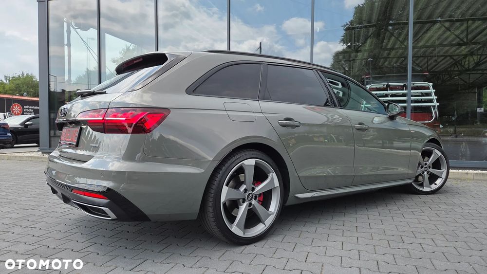 Audi A4 Avant 40 TDI quattro S tronic S line - 40