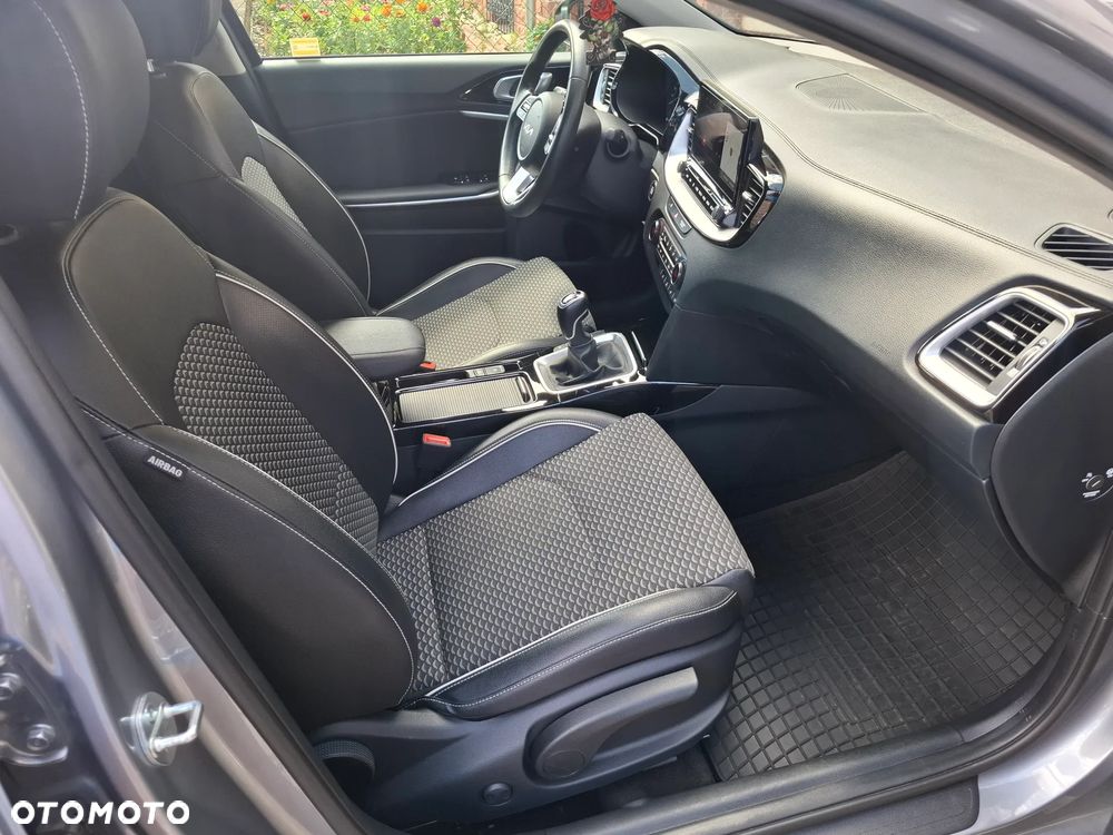 Kia Ceed 1.5 T-GDI Business Line Plus - 27