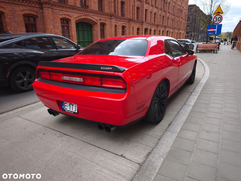 Dodge Challenger - 7