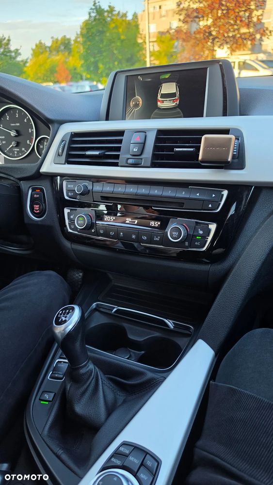 BMW Seria 3 320d - 15