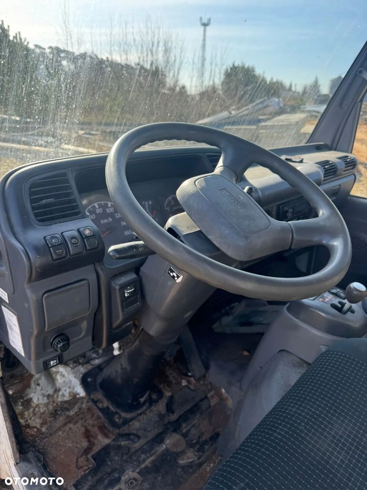 Isuzu NKR85EA - 5