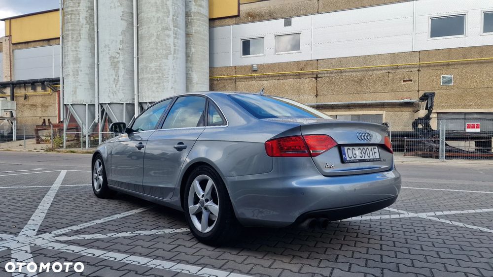 Audi A4 2010 photo 5