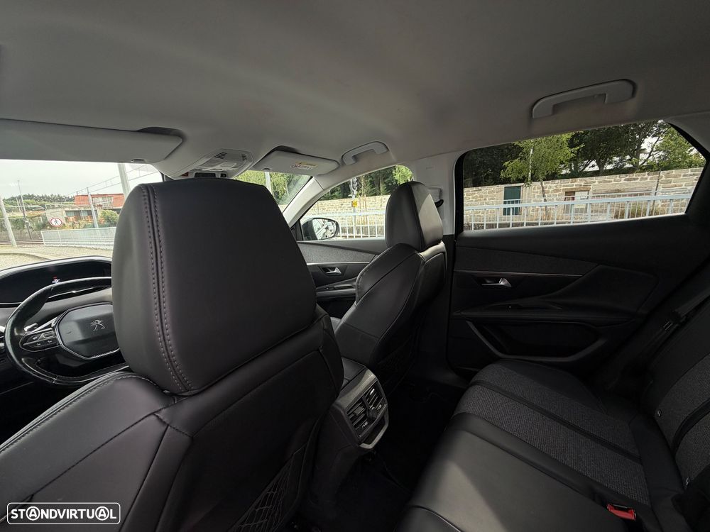 Peugeot 3008 1.5 BlueHDi Allure EAT8 - 16