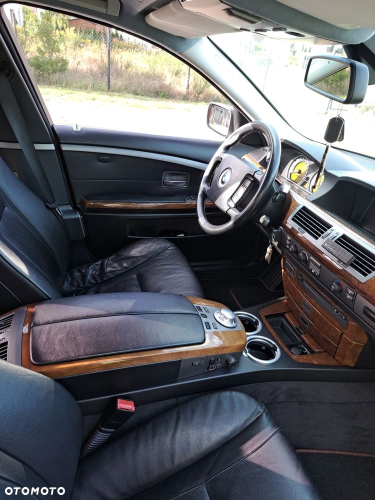 BMW Seria 7 - 27