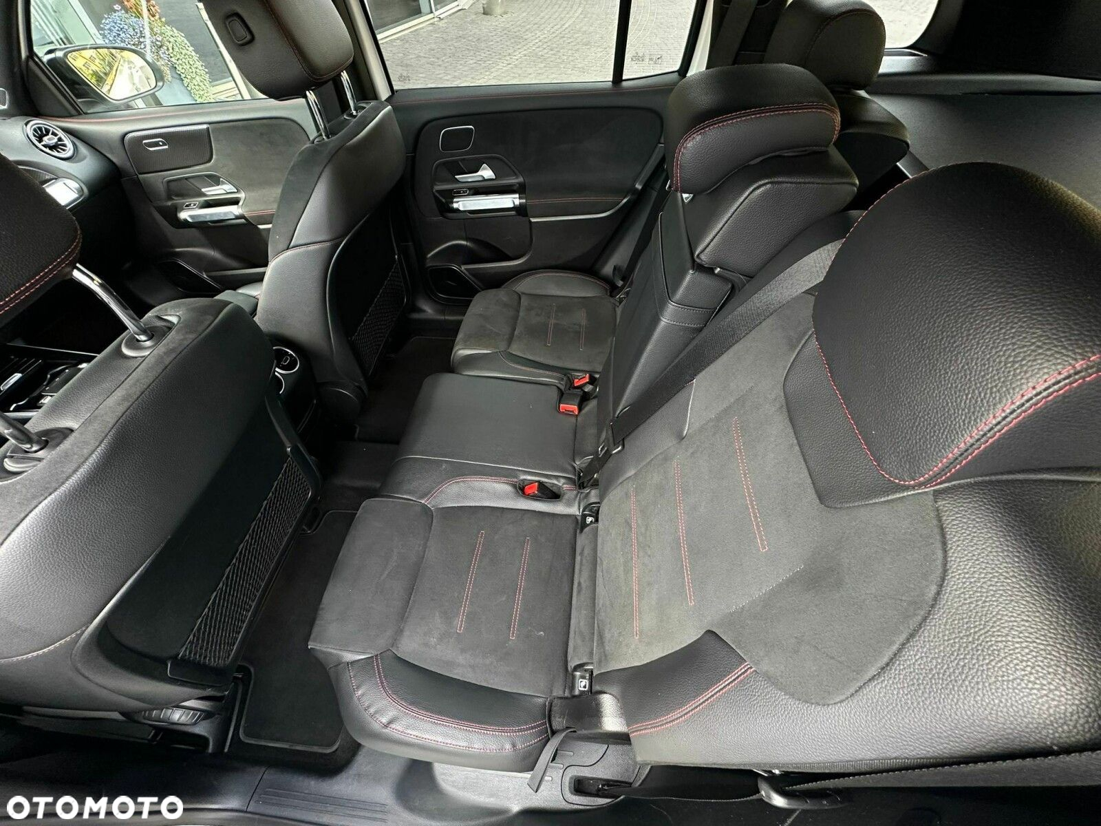 Mercedes-Benz GLB - 8