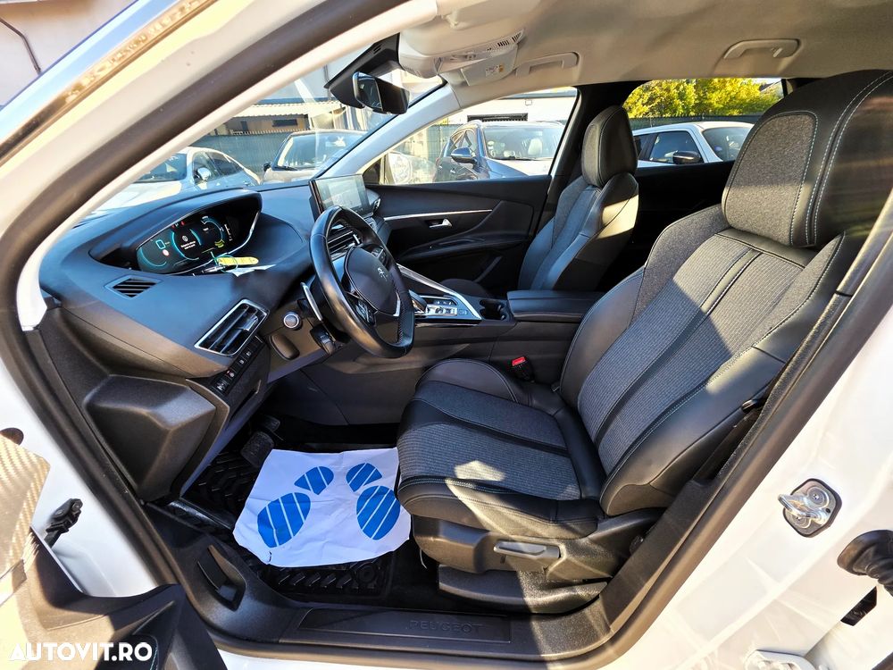 Peugeot 3008 PHEV 300 EAT8 4X4 GT - 24