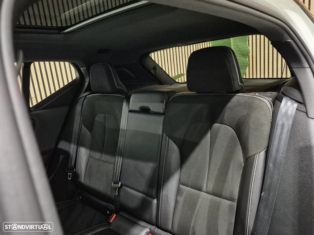 Volvo XC 40 1.5 T3 Tech Edition - 18