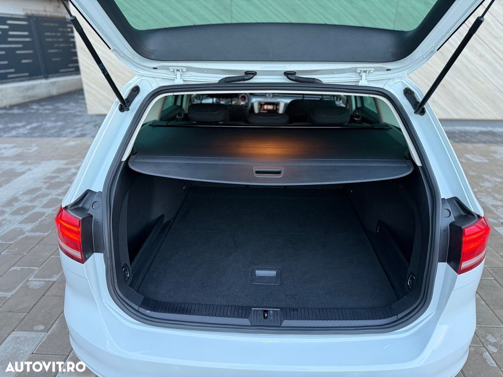 Volkswagen Passat 2.0 TDI (BlueMotion Technology) Comfortline - 28