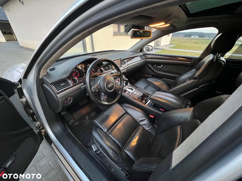 Audi A8 4.2 Quattro - 11