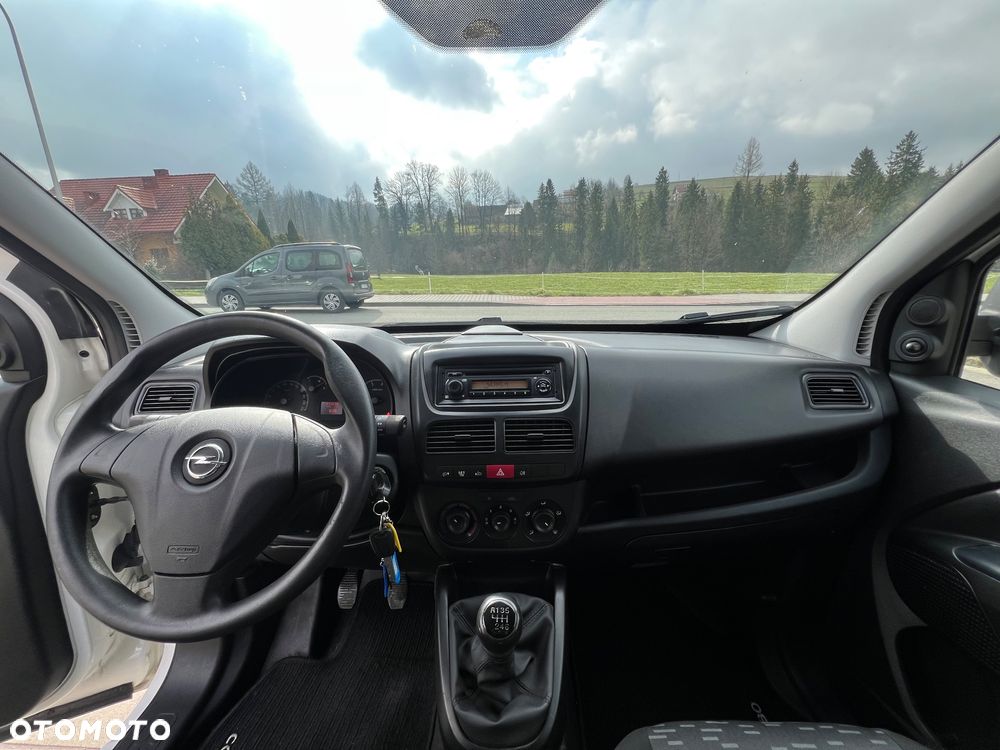 Opel COMBO - 11