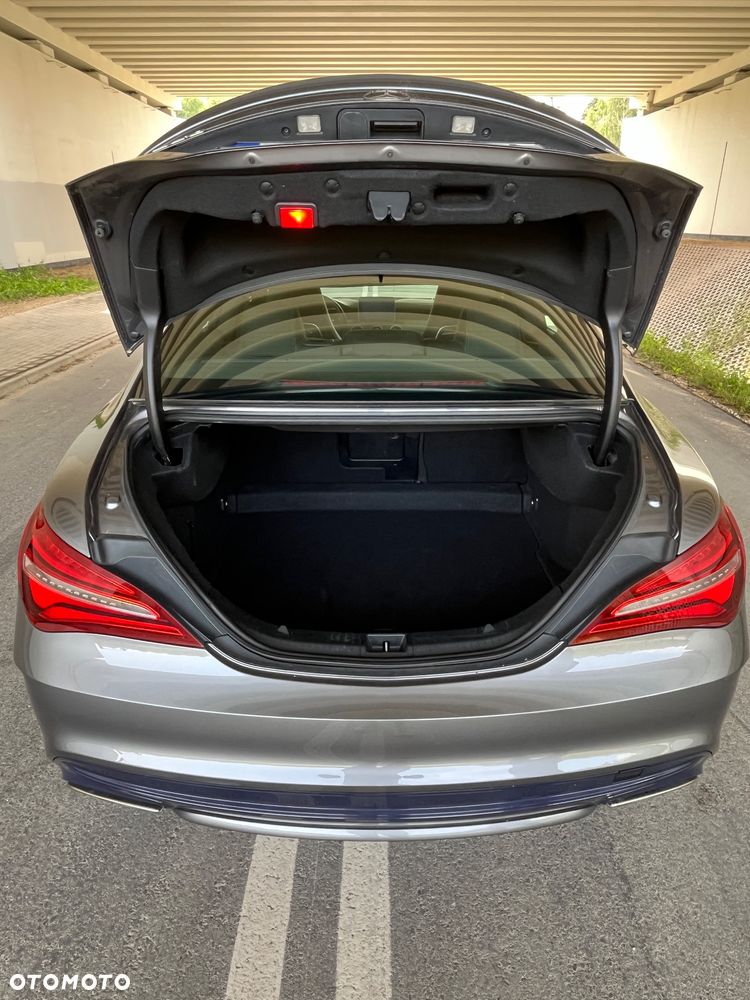 Mercedes-Benz CLA 250 4-Matic AMG Line - 10