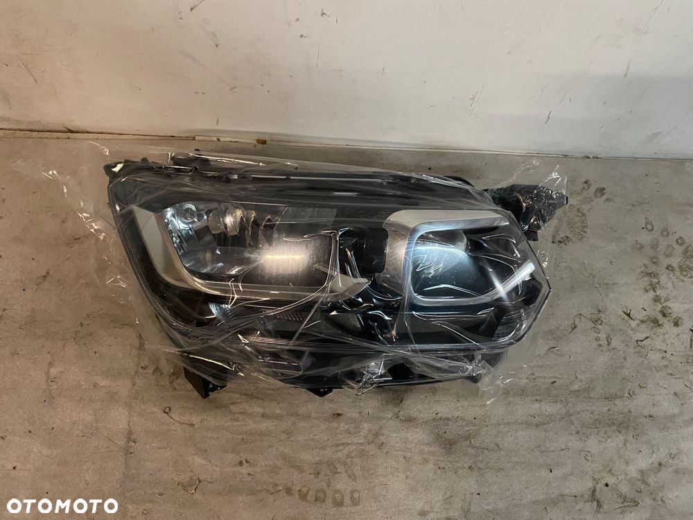 Doblo berlingo lampa prawa przód nowa - 1