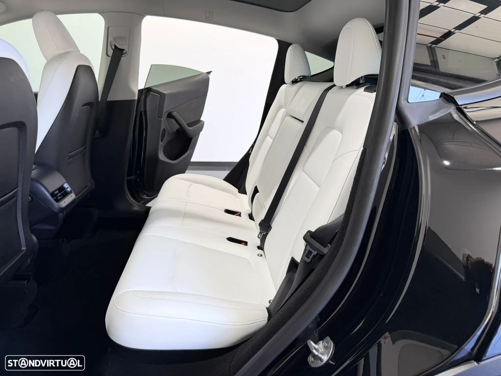 Tesla Model Y Performance Dual Motor AWD - 40