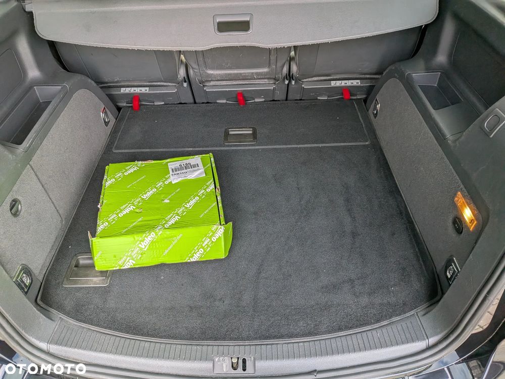 Volkswagen Touran 2.0 TDI DPF DSG Trendline - 27