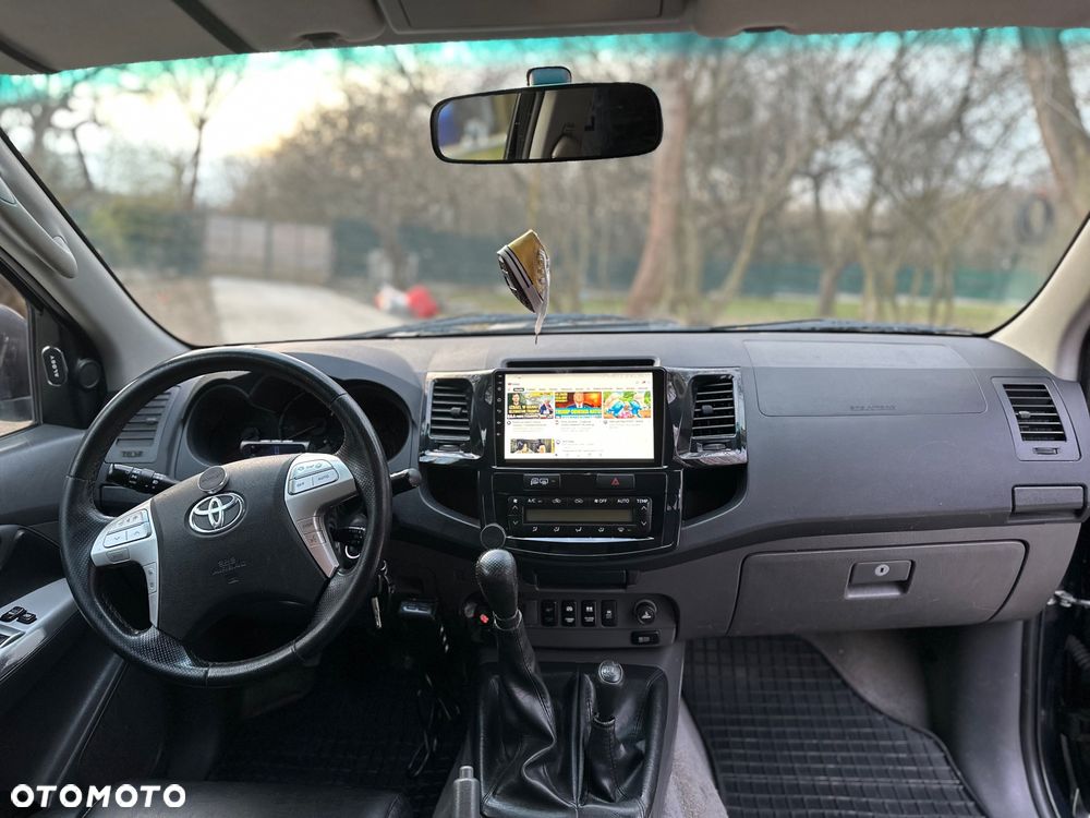 Toyota Hilux 3.0 D-4D SR5 - 12