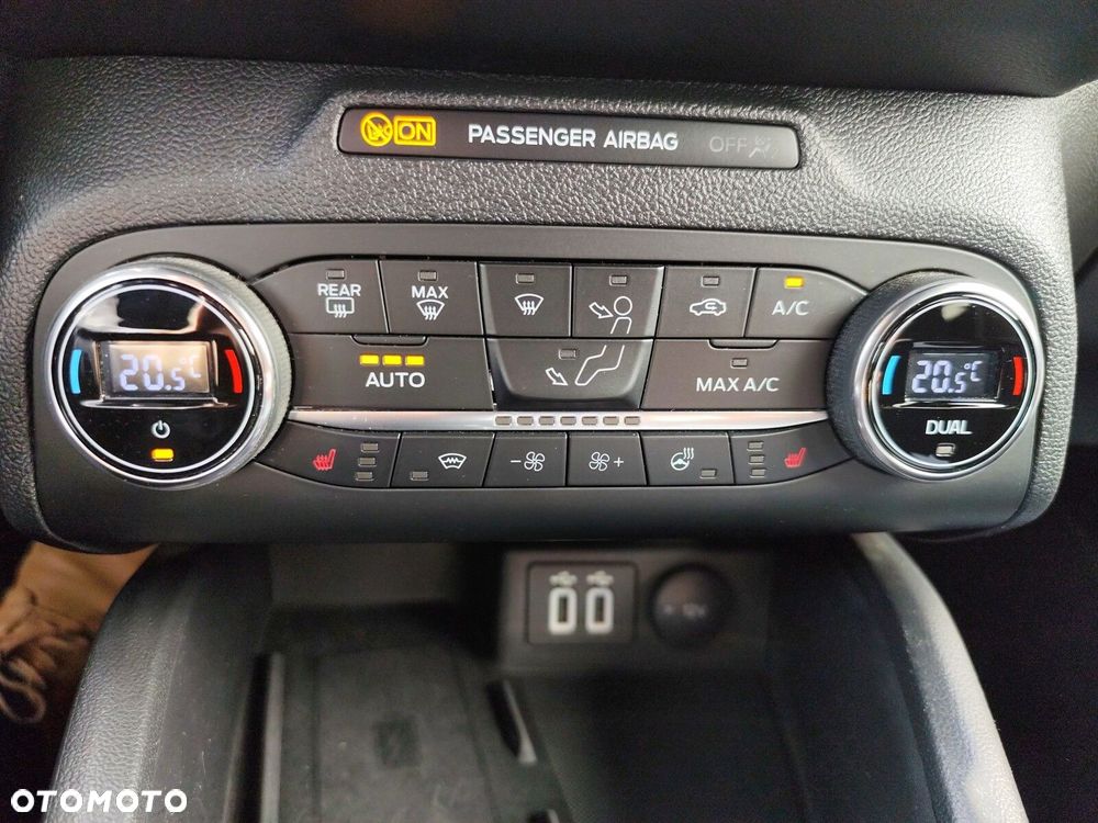 Ford Focus - 30