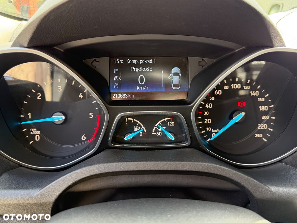 Ford Kuga 2.0 TDCi FWD Titanium Plus - 26