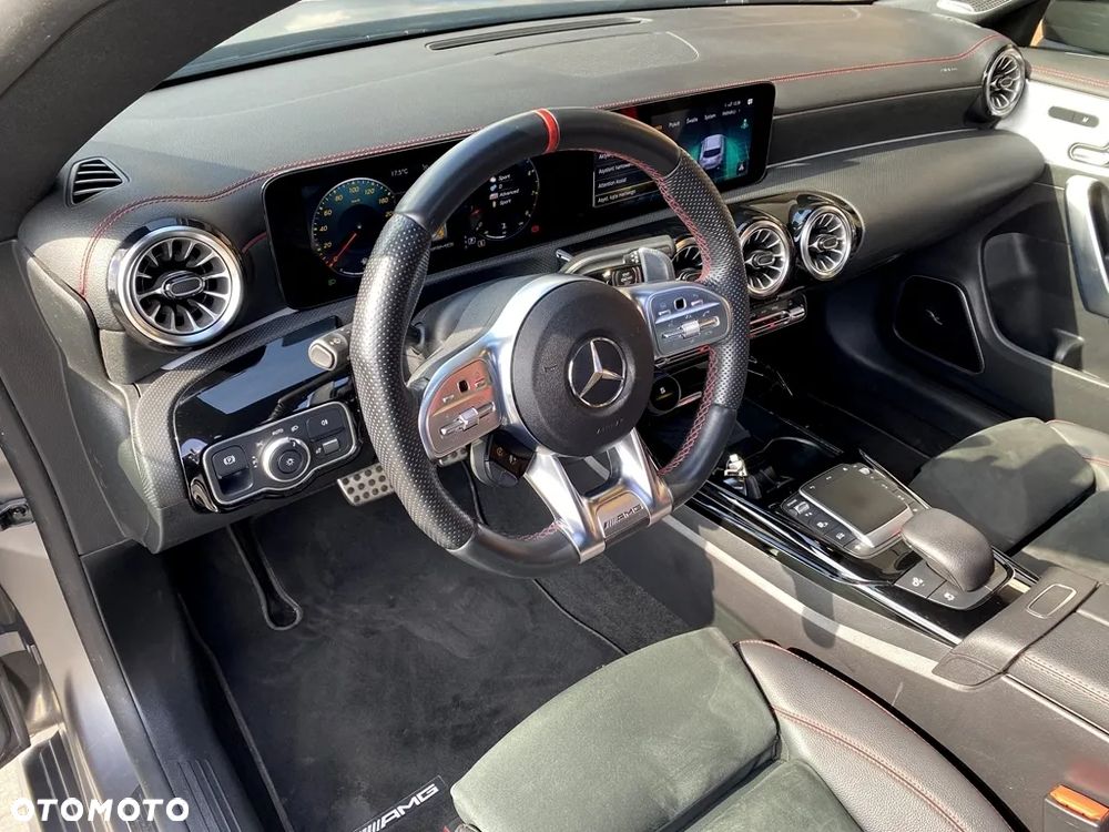 Mercedes-Benz CLA AMG 35 4-Matic 7G-DCT - 23