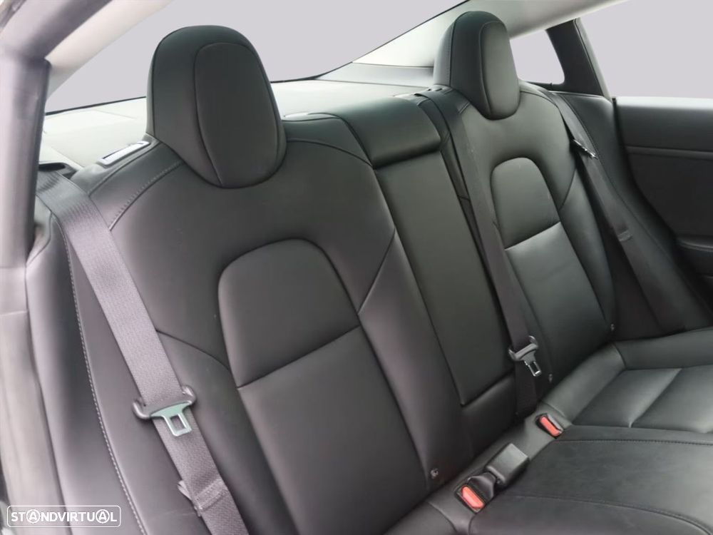 Tesla Model 3 - 12